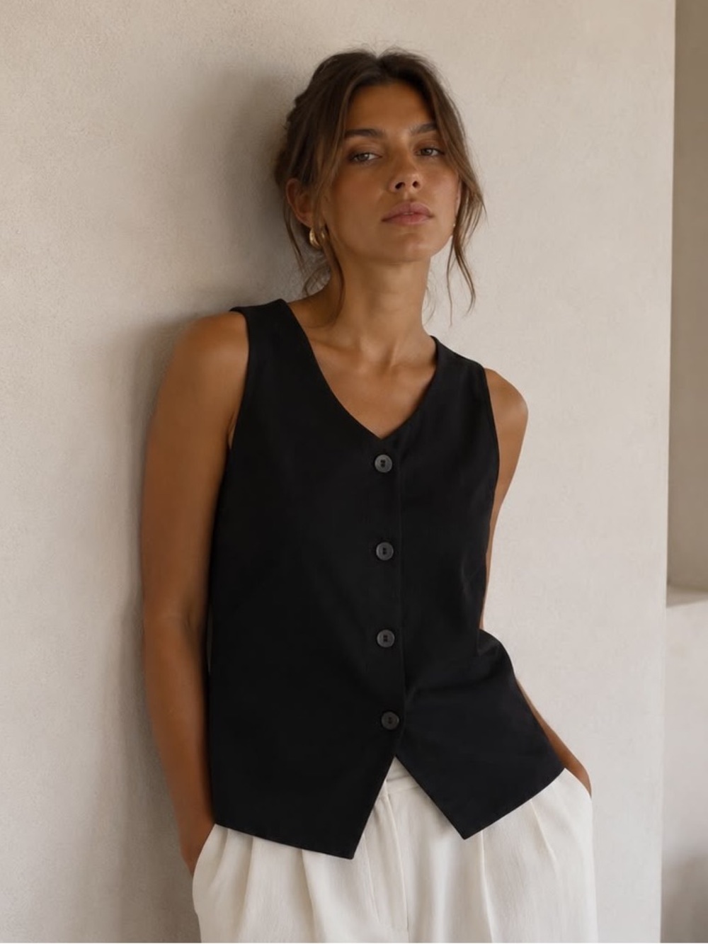 Commense | L | Sleeveless Black Button-Front Vest Top